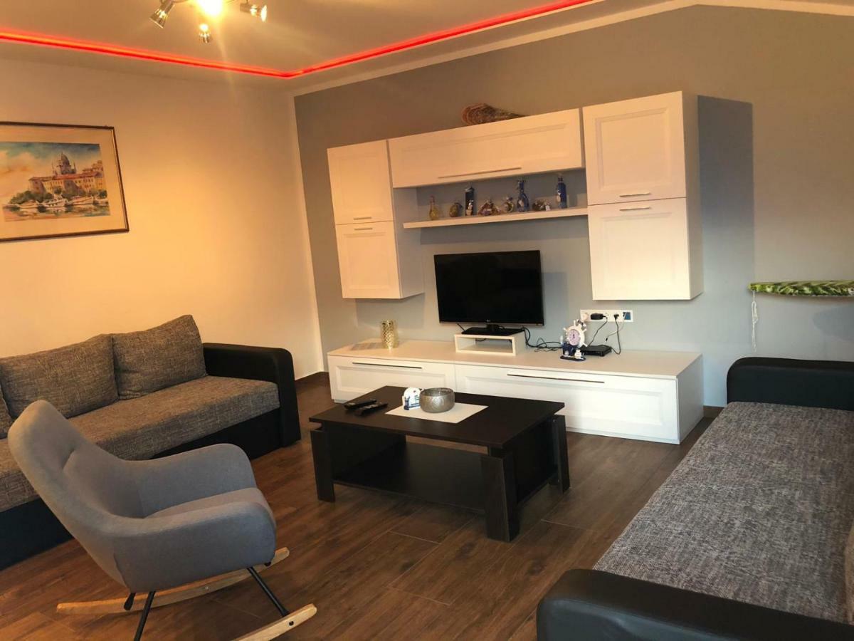 Apartment Jopa Шибеник Екстер'єр фото