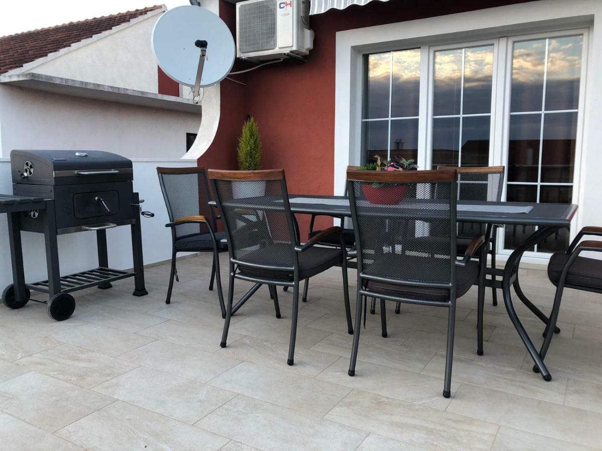 Apartment Jopa Шибеник Екстер'єр фото
